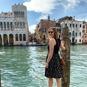 Meet your Posher, Allison